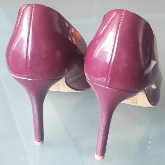Size 8.5 Le Chateau Pumps - Picture 2 of 8